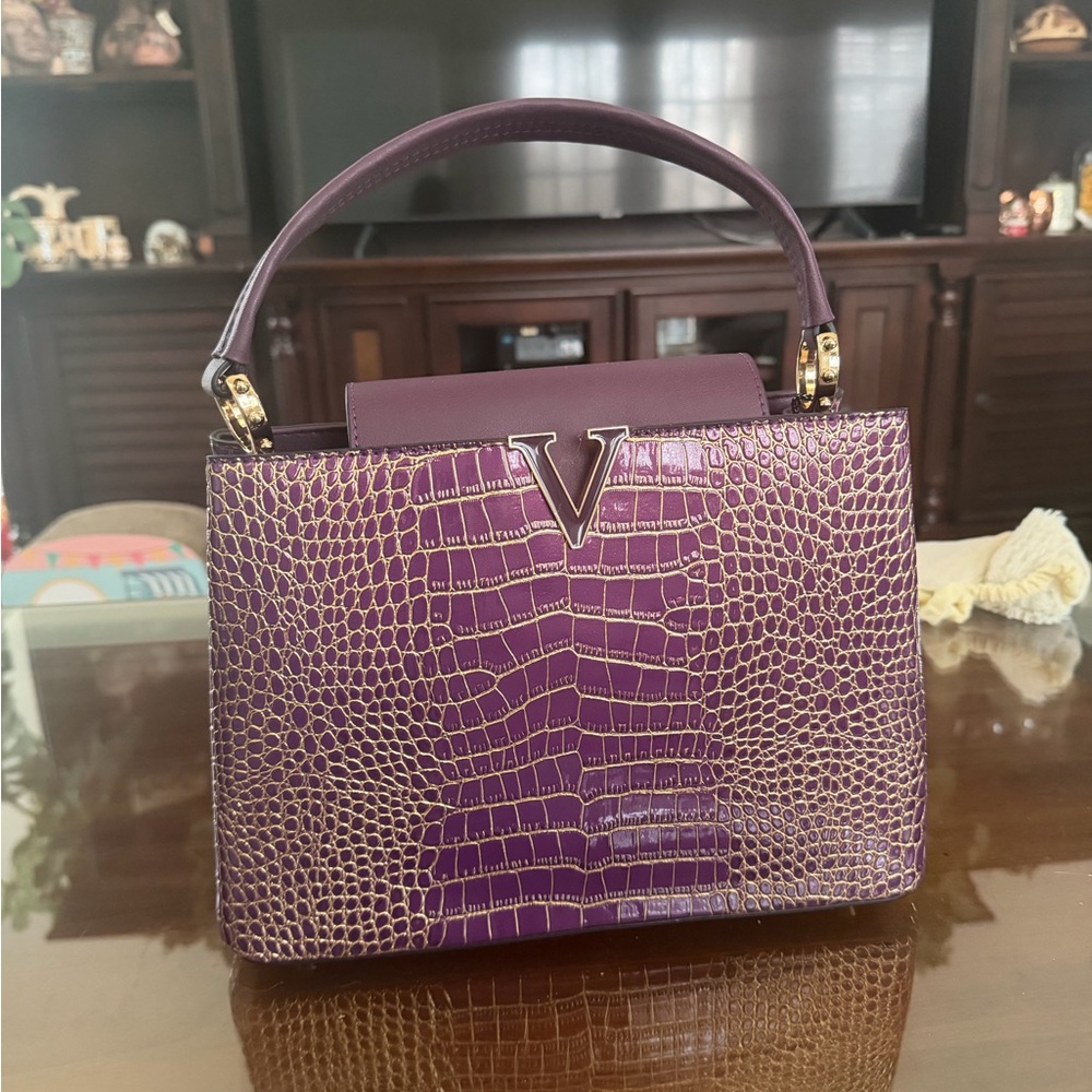 Elegant Purple Crocodile Pattern Handbag